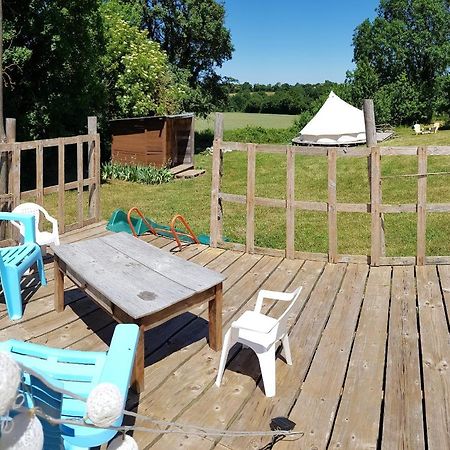 Camping La Petite Houmee Curzay-sur-Vonne Exterior photo