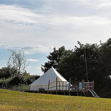 Camping La Petite Houmee Curzay-sur-Vonne Exterior photo