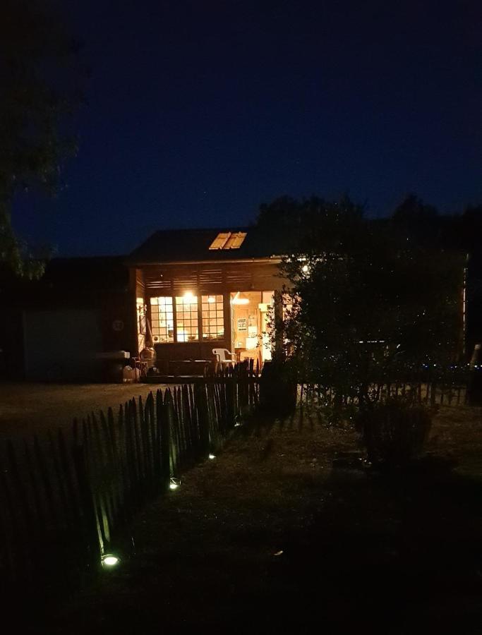 Camping La Petite Houmee Curzay-sur-Vonne Exterior photo