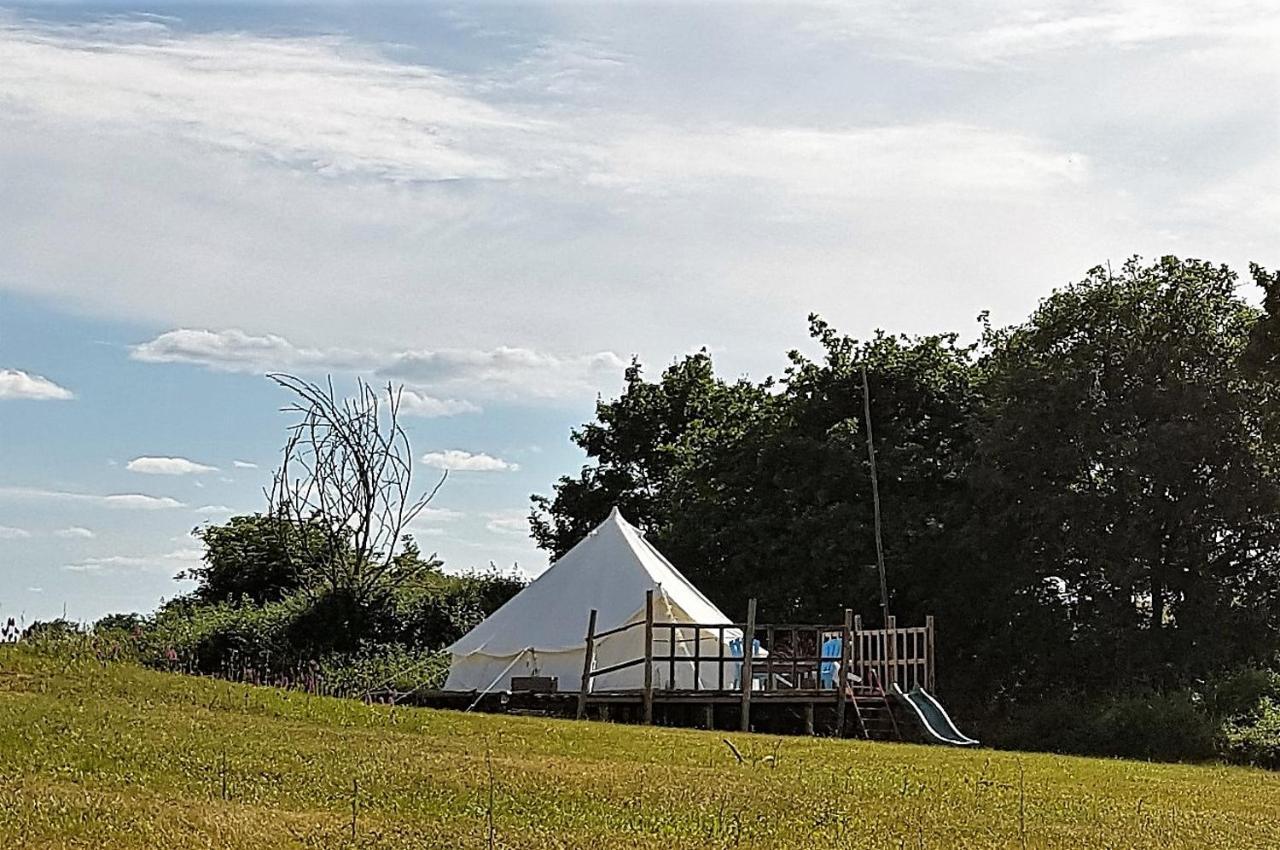 Camping La Petite Houmee Curzay-sur-Vonne Exterior photo