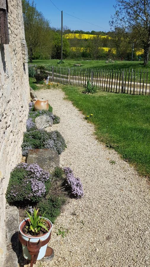 Camping La Petite Houmee Curzay-sur-Vonne Exterior photo