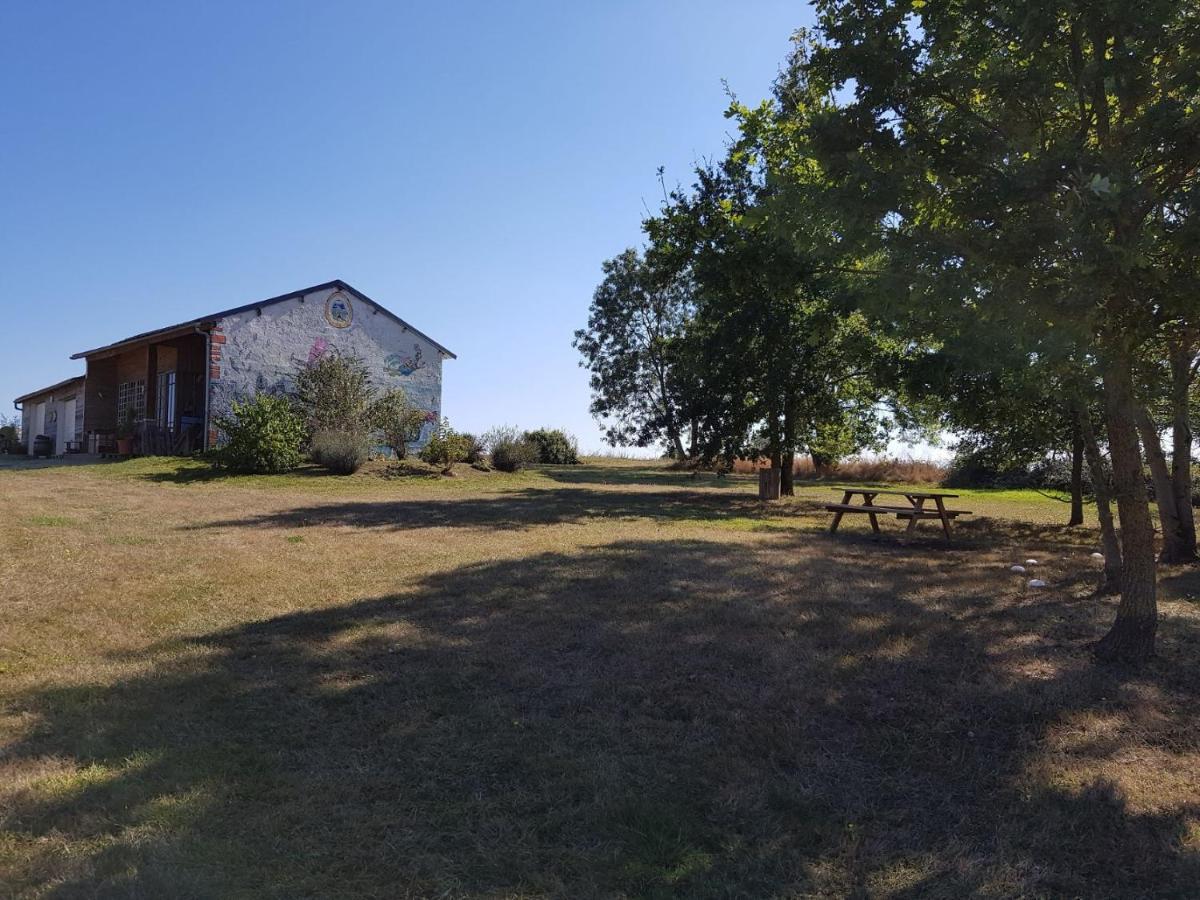 Camping La Petite Houmee Curzay-sur-Vonne Exterior photo
